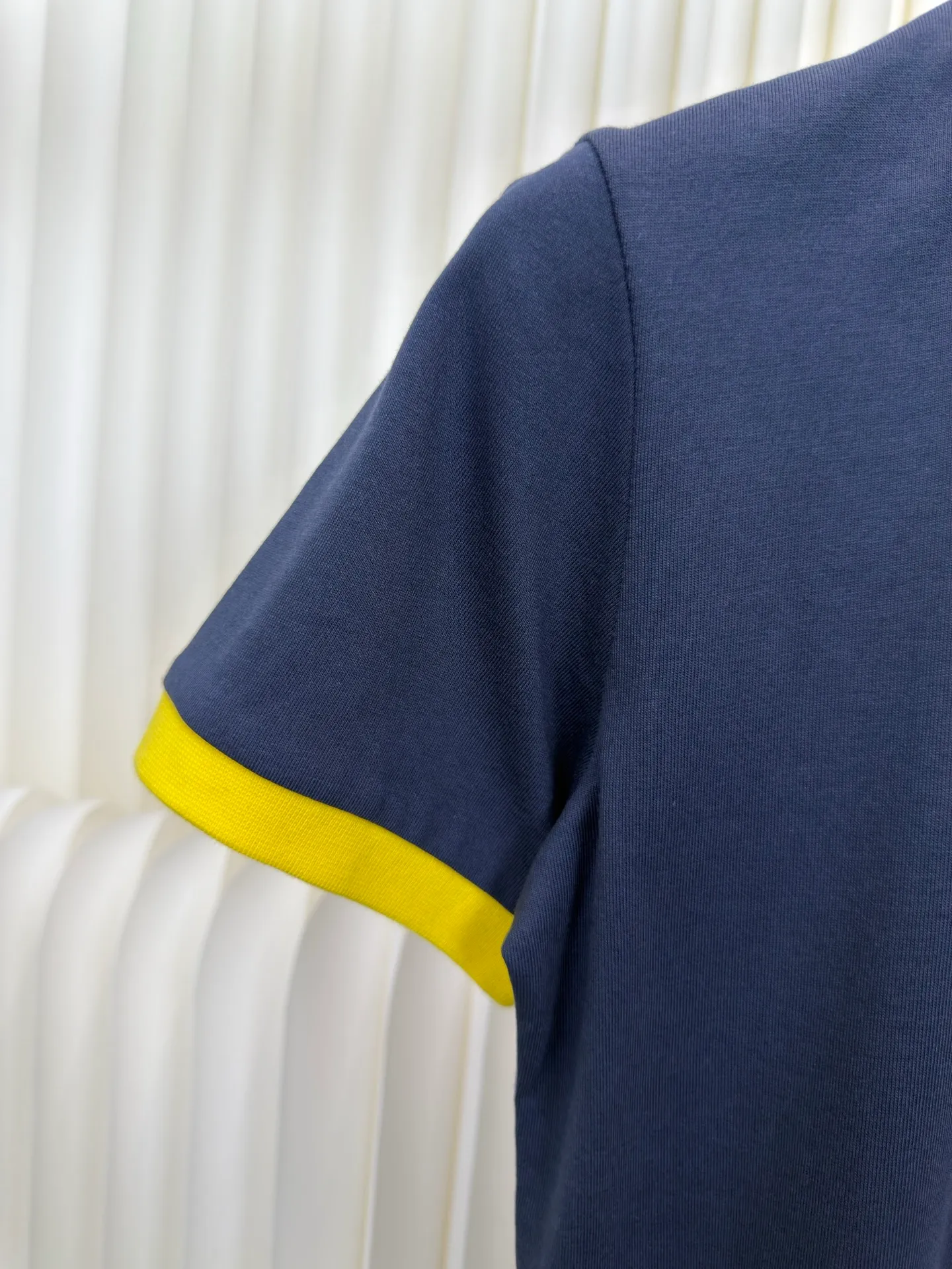 P230 Chrome Hearts Sanskrit Color Blocking Short Sleeves (Women's Wear) Authentic Open Edition - Physical Counter - Top Luxury Quality 🆚 Instant sale of all editions on the market. Custom dyed threads and large body fabrics according to YB. The printing is hand-printed. Contrast color design The upper body effect is excellent. Size S M L